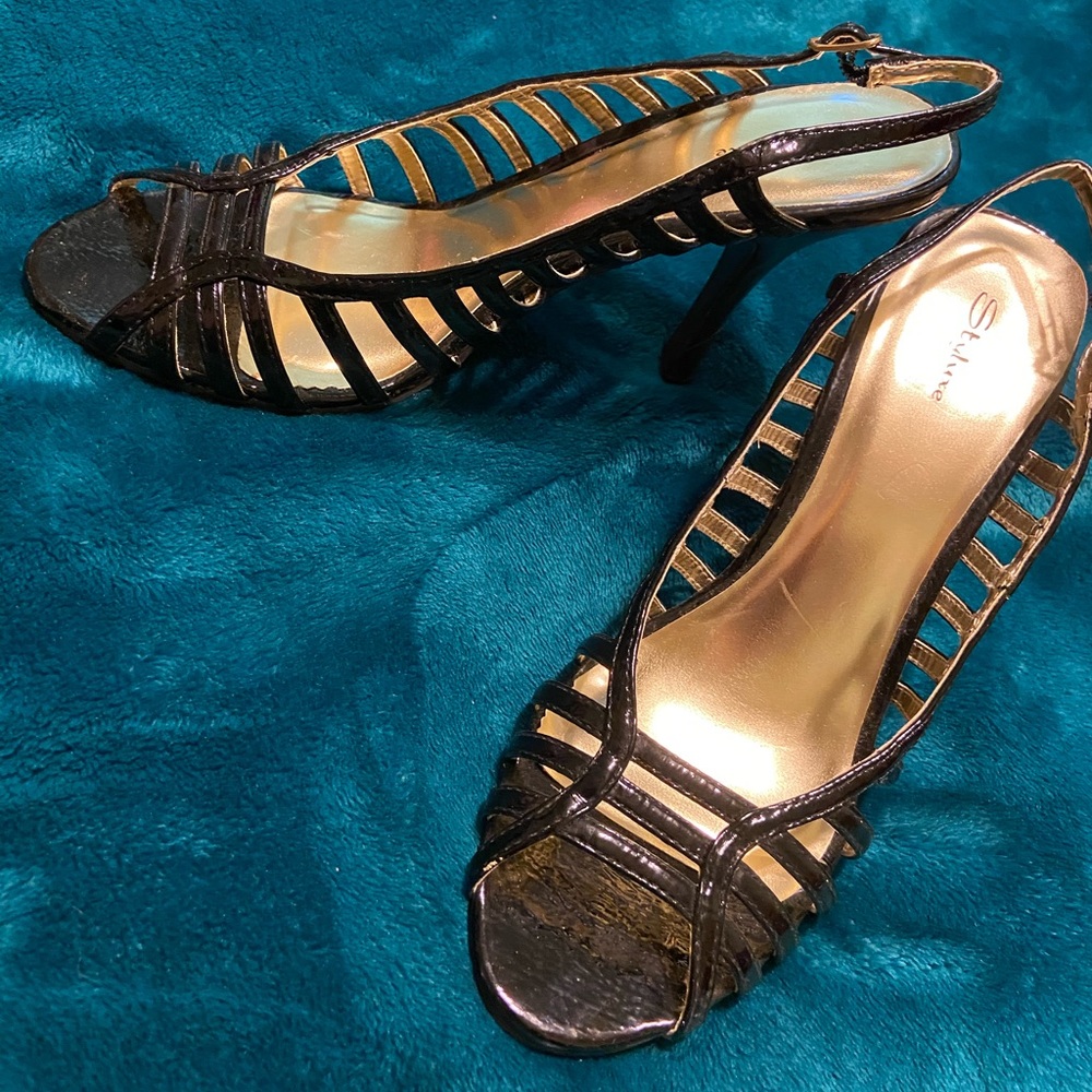 Black Heels - Picture 2 of 5